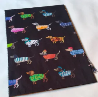 Bufanda Pashmina Perros Teckel Negra