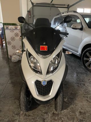 Piaggio MP3 500 LT Scooter Triciclo