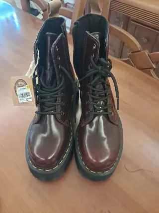Botas Dr. Martens veganas marrones T40