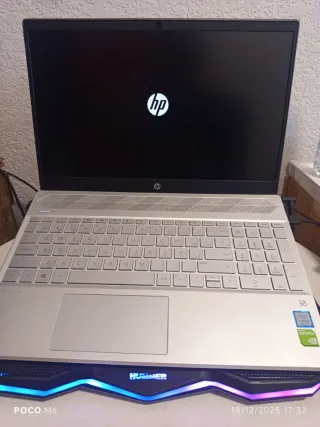 HP Pavilion Laptop Plata i5 8250U 12GB Ram