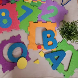 Alfombra infantil XXL Puzzle 110 Piezas n°y letras