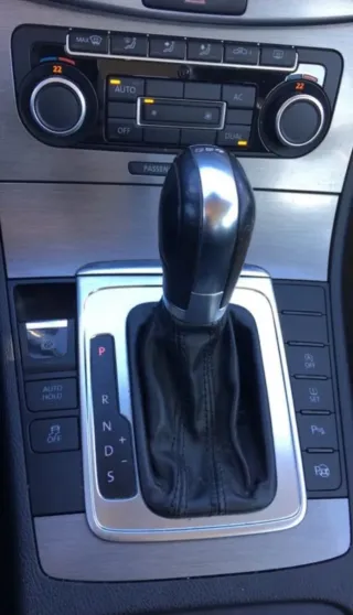 Volkswagen Passat 2.0 TDI 140 dsg,levas.Impecablel