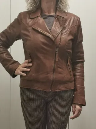 Giubbotto donna in pelle marca Lucchese.