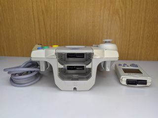 Mando SEGA Dreamcast HKT-7700 + VMU
