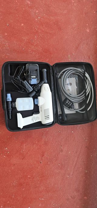 Hidrolimpiadora a batería con accesorios