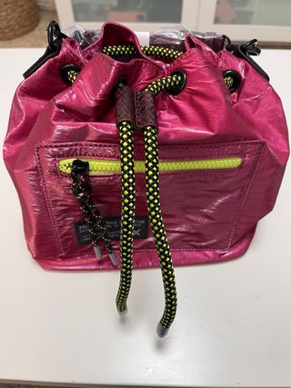 Bolso Bucket Deep Fucsia Munich