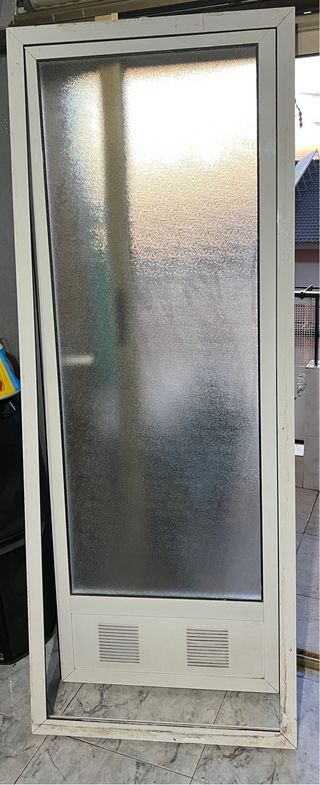 Puerta Aluminio con Marco