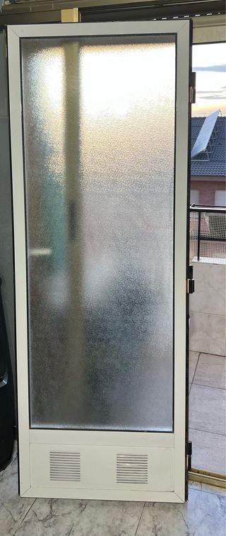 Puerta Aluminio con Marco