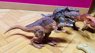 Lote de dinosaurios de juguete