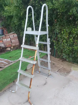 Escalera Piscina Grande Metal/Plástico