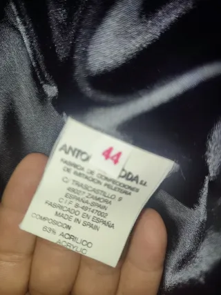 Abrigo largo de pelo negro