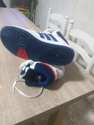 2 Pares Tenis Adidas Blancos y Beige