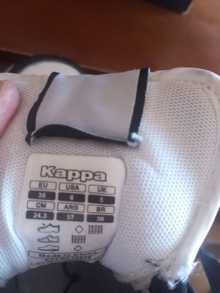 Zapatillas Kappa Bota Negra y Blanca