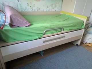 Cama nido con 3 cajones y barandilla