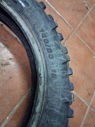 Michelin Enduro Medium 2 Neumático usado.