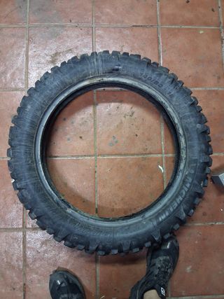Michelin Enduro Medium 2 Neumático usado.