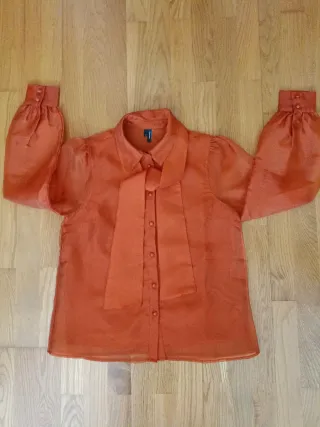 Blusa VERO MODA teja con lazada