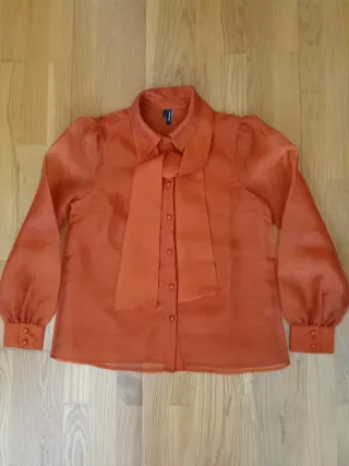 Blusa VERO MODA teja con lazada