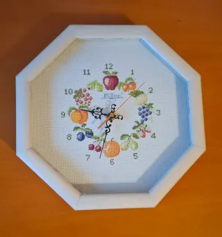 Reloj de pared decorativo con frutas