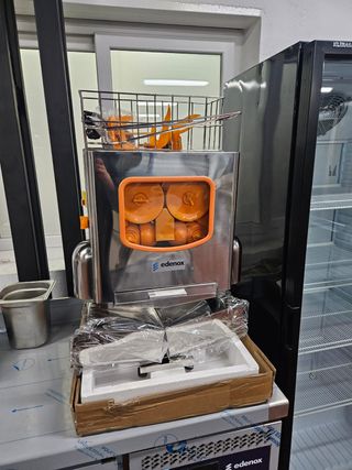 Máquina de zumos edenox NUEVA!!!
