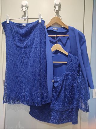 Traje azul: americana, falda y top