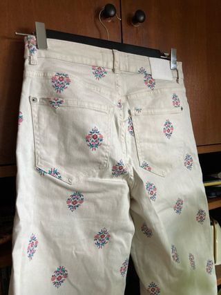 Pantalón tobillero Slowlove floral beige