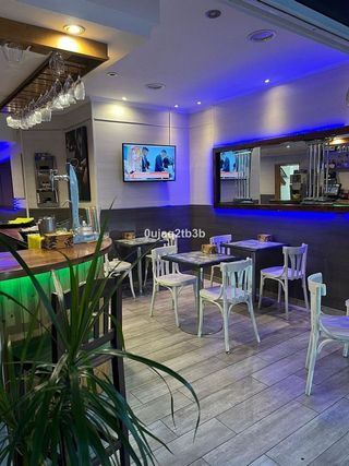 Local comercial en venta en Playa Bajadilla - Puertos en Marbella