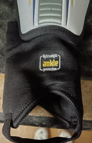 Espinilleras Puma con tobillera Talla XL