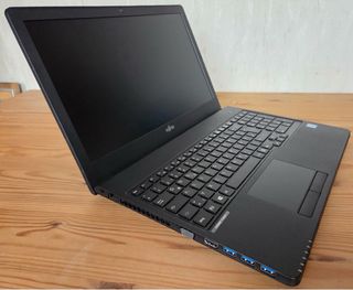 Portátil Fujitsu A357 16GB Windows 11