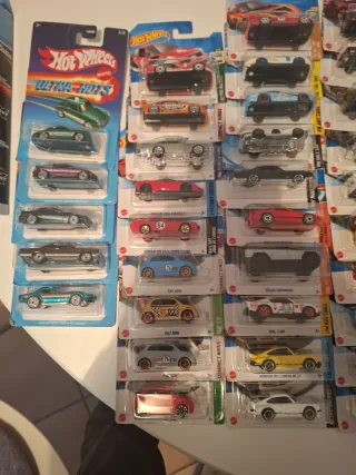 Hot Wheels - Lot de voitures miniatures