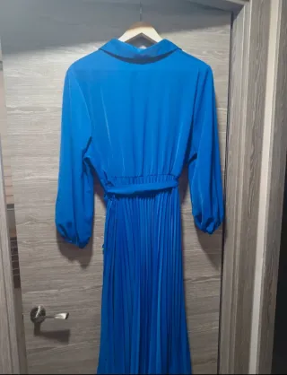 Vestido azul cóctel plisado