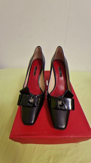 Zapatos Carolina Herrera Tacón Dorado Negro