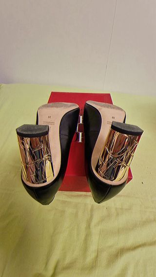 Zapatos Carolina Herrera Tacón Dorado Negro