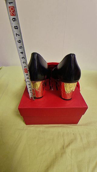 Zapatos Carolina Herrera Tacón Dorado Negro