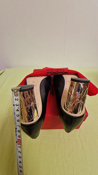 Zapatos Carolina Herrera Tacón Dorado Negro