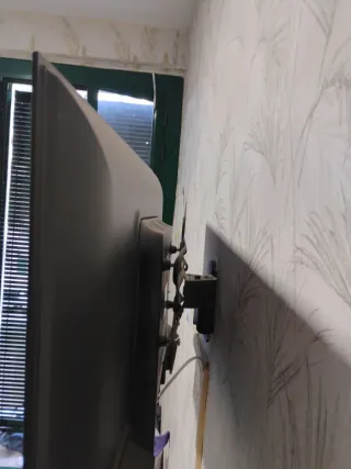 Urge vender,Televisión 25 Negra y Plateada