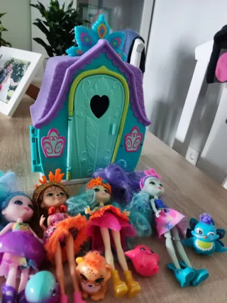 Casita y muñecas Enchantimals