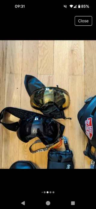 Casco y gafas de snowboard