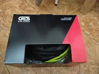 Casco bici/patinete nuevo GS