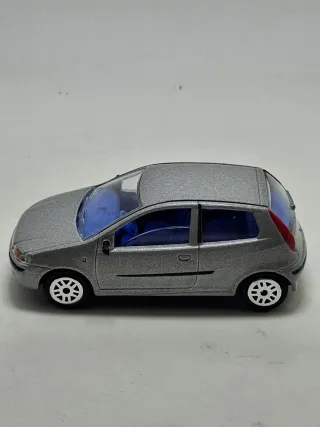 Fiat PuntoELX 3p 1999 2aserie Majorette scala 1:43