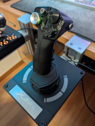 Logitech X-56 HOTAS + soportes mesa Zalem