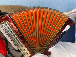 Acordeón Hohner Concerto II 72 bajos