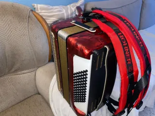 Acordeón Hohner Concerto II 72 bajos