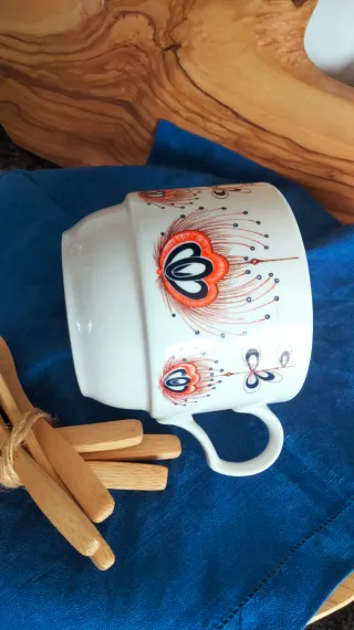 Tazza in ceramica decorata
