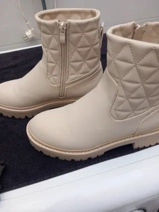 Botas Beige Acolchadas