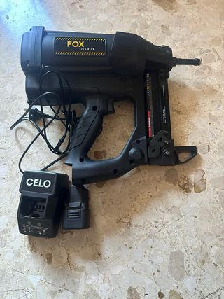 Pistola Clavo Gas y Batería FOX by CELO