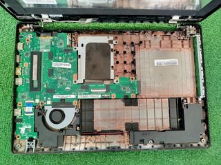 Portatile Asus per parti