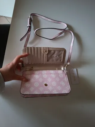 Borsetta Guess rosa con logo