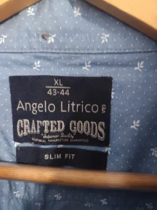 Camisa C&A azul con topos