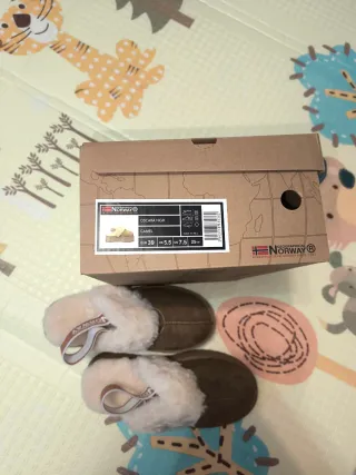 Zuecos Geographical Norway marrones